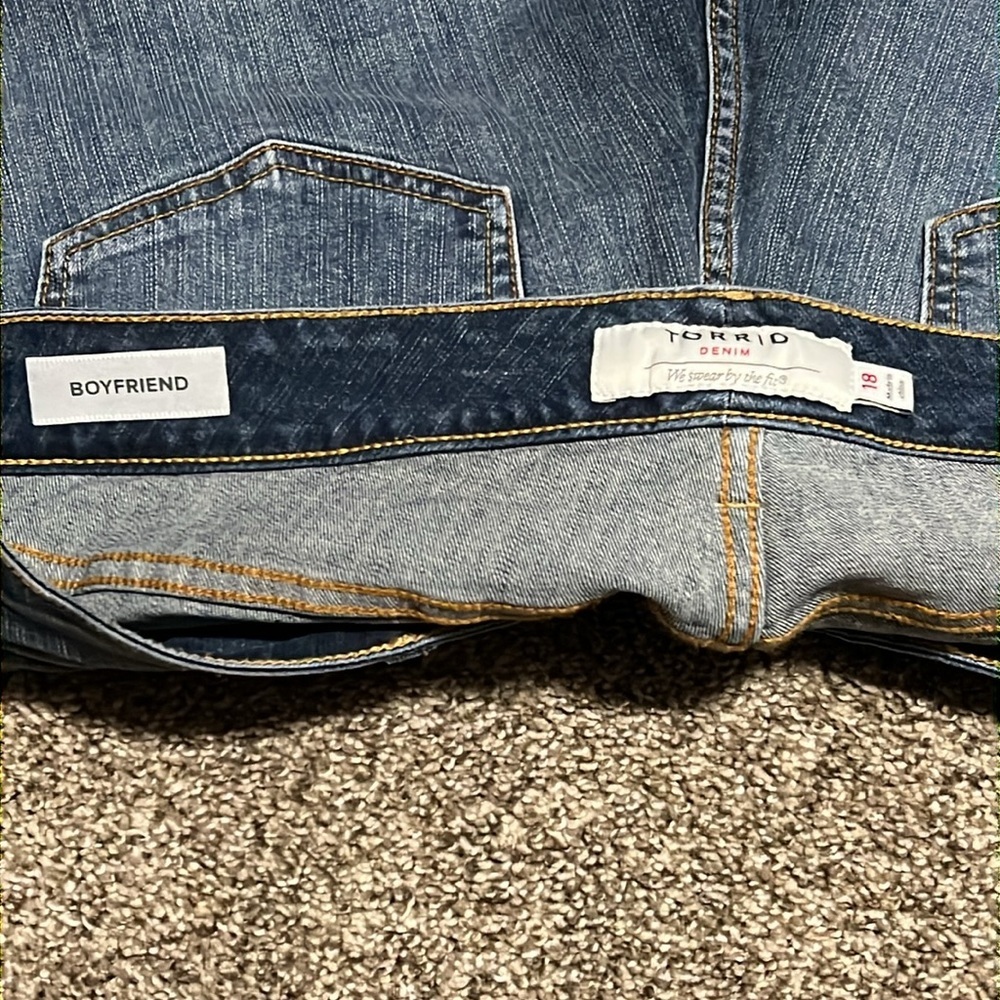 Torrid Boyfriend distressed jeans - Picture 4 of 4